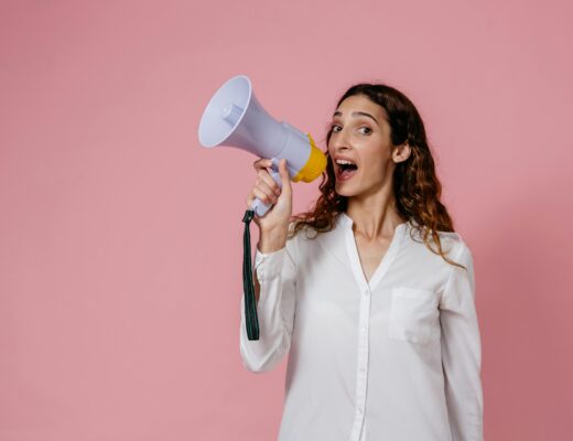 Zdjęcie do artykułu: Jak pisać opisy, które przyciągają uwagę i zwiększają interakcje